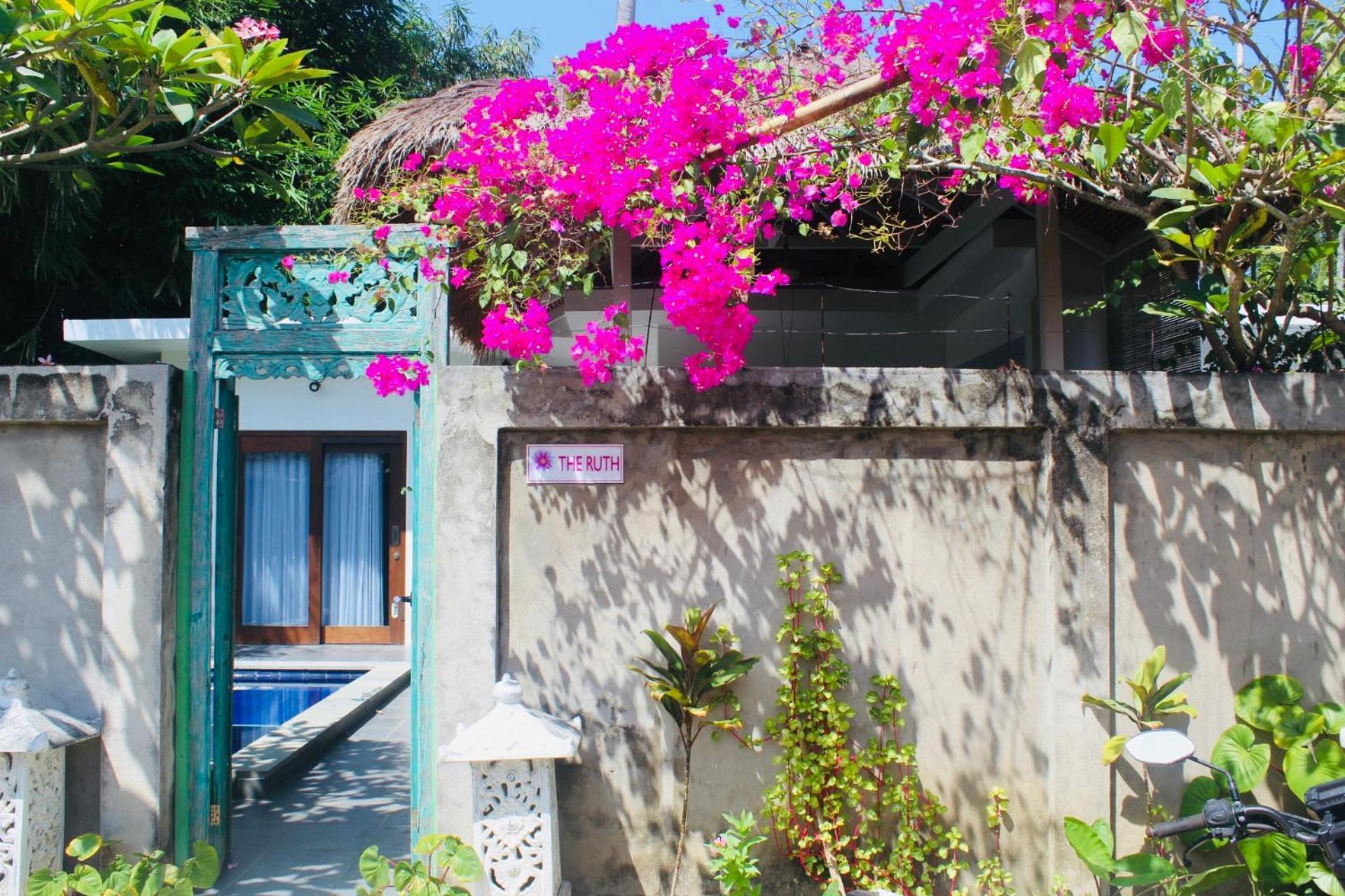 Villa Mewali Villa's *