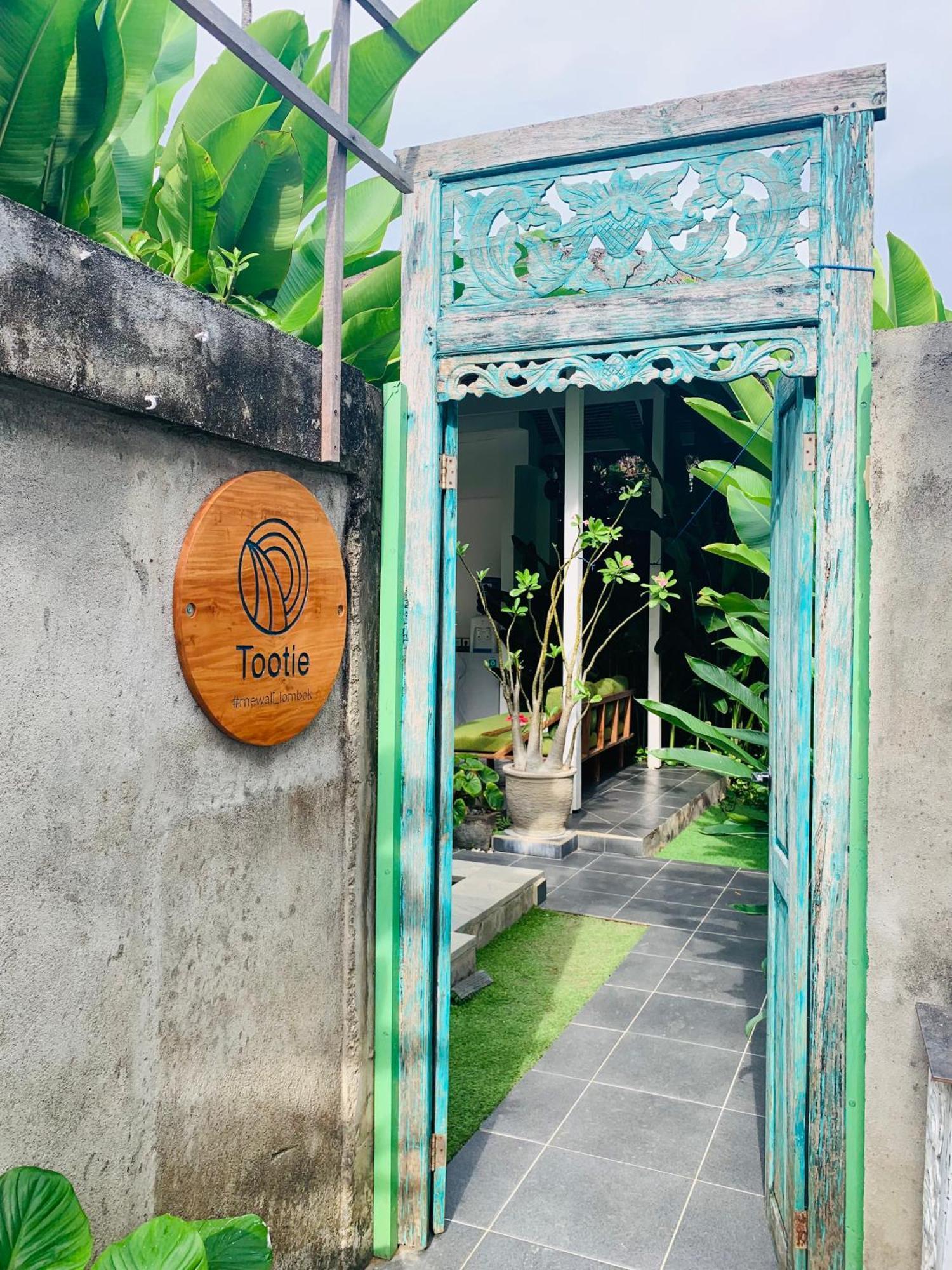 Mewali Villa's